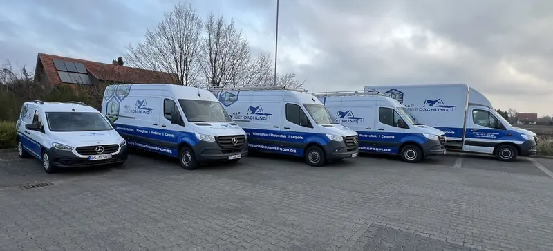 Montagefahrzeuge von A&P Überdachung